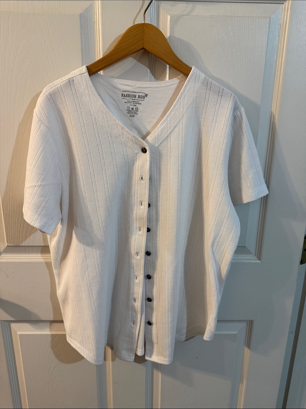 Fashion Bug White Short-Sleeve Textured Button-Front Top with Black Buttons